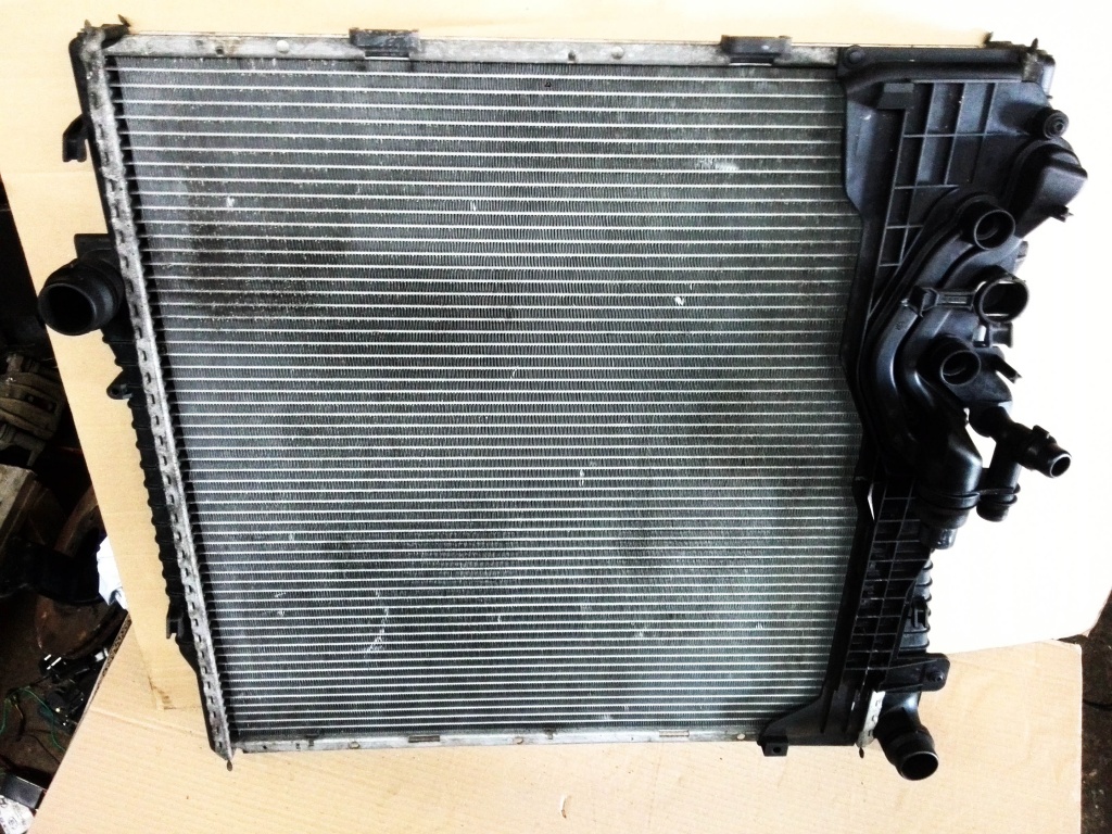 RADIATOR APA RACIRE MOTOR BMW E53 X5 2003 184CP 3.0D