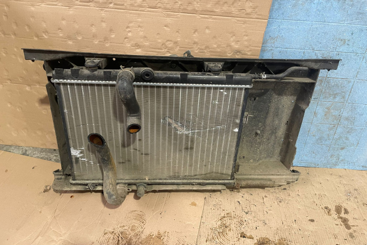 Radiator apa racire motor Peugeot 307 [2001 - 2005] Hatchback 5-usi 1.6 MT (109 hp)