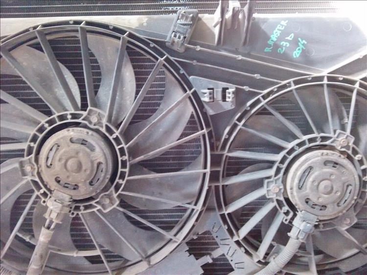 Radiator apa RENAULT MASTER 2.3 D an fabr. 2014