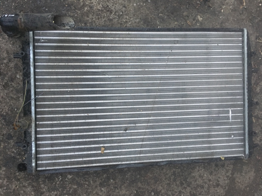 Radiator apa Skoda Fabia 6Y [1999 - 2004] Hatchback 5-usi 1.4 TDI MT (75 hp) (6Y2)