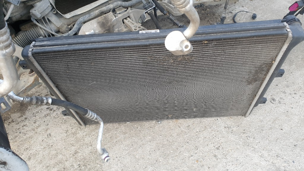 Radiator apa Volkswagen Jetta 2007 Limuzina 2.0