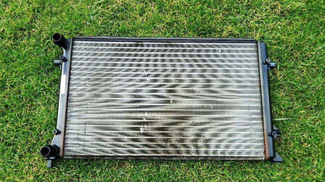 Radiator apa VW Golf 5 benzina 1K0121251P VW,Seat,Audi,Skoda