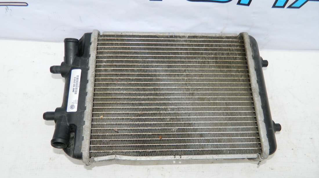 Radiator auxiliar apa Audi A4,RS4,A5,RS5 cod 8K0121212C