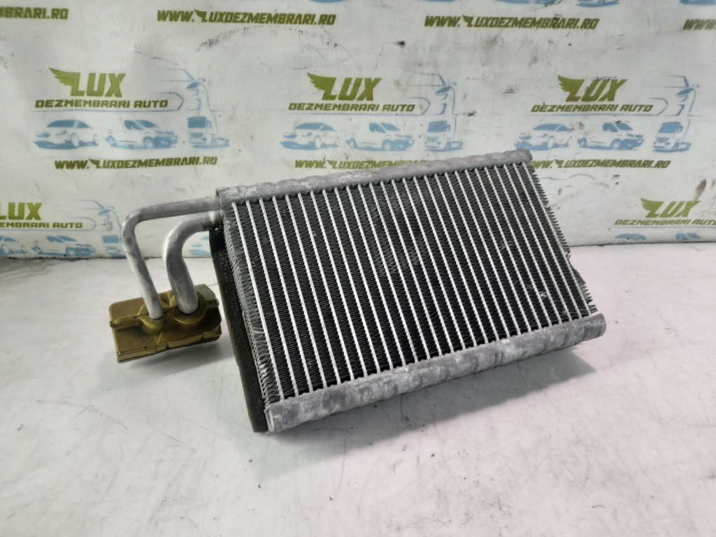 Radiator bord H9093004 2.0 d N47D20O0 BMW Seria 5 E60/E61 [facelift] [2007 - 2010] 2.0 d N47D20O0