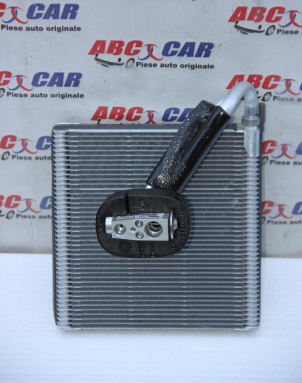 Radiator bord Volkswagen Passat B8 2014-2019 5Q0816679C