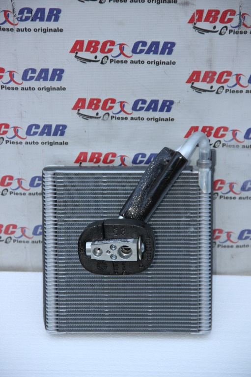 Radiator bord VW Tiguan (AD1) 2016-prezent cod: 5Q0816679C