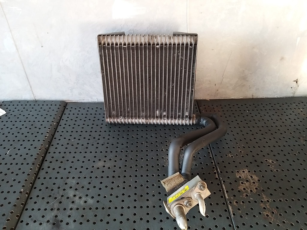 Radiator calorifer clima bord ford fiesta 6 cb1 ccn 8e2h19849aa