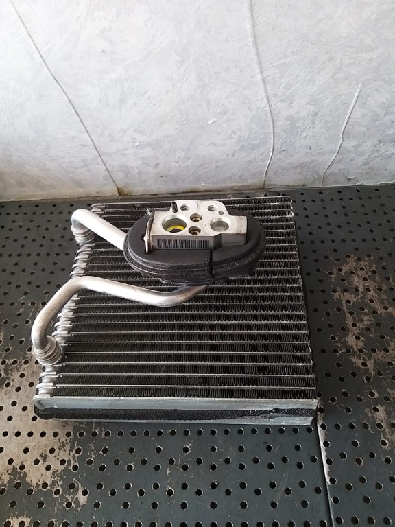 Radiator calorifer clima bord vw touran 1t 1k0820679