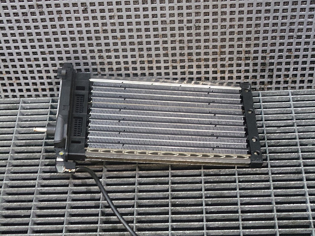 RADIATOR INCALZIRE BMW SERIA 3 E 90 SERIA 3 E 90 - - (2004 2007)