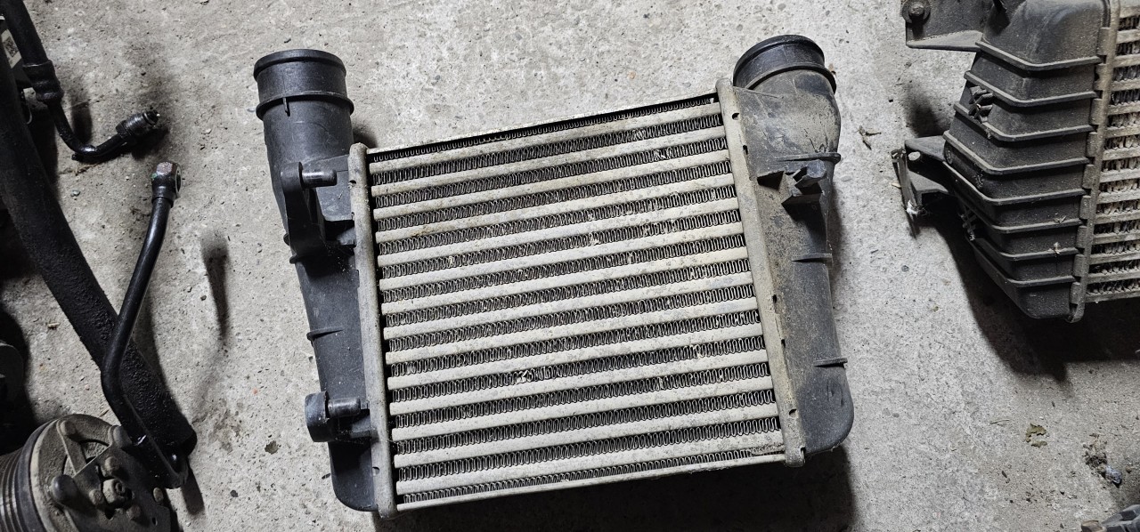 Radiator intercooler Audi A4 B6 1.9 TDI AWX AVF 2001 2002 2003 2004