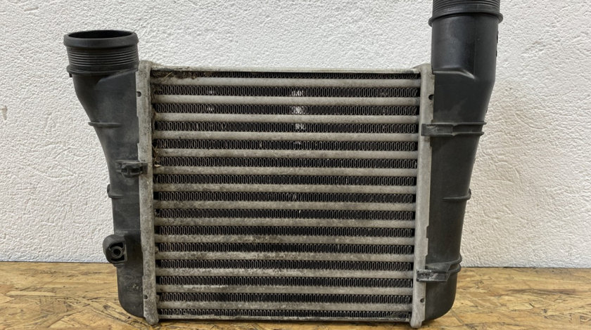 Radiator intercooler Audi A4 B7 sedan S-Line sedan 2007 (8E0145905S)