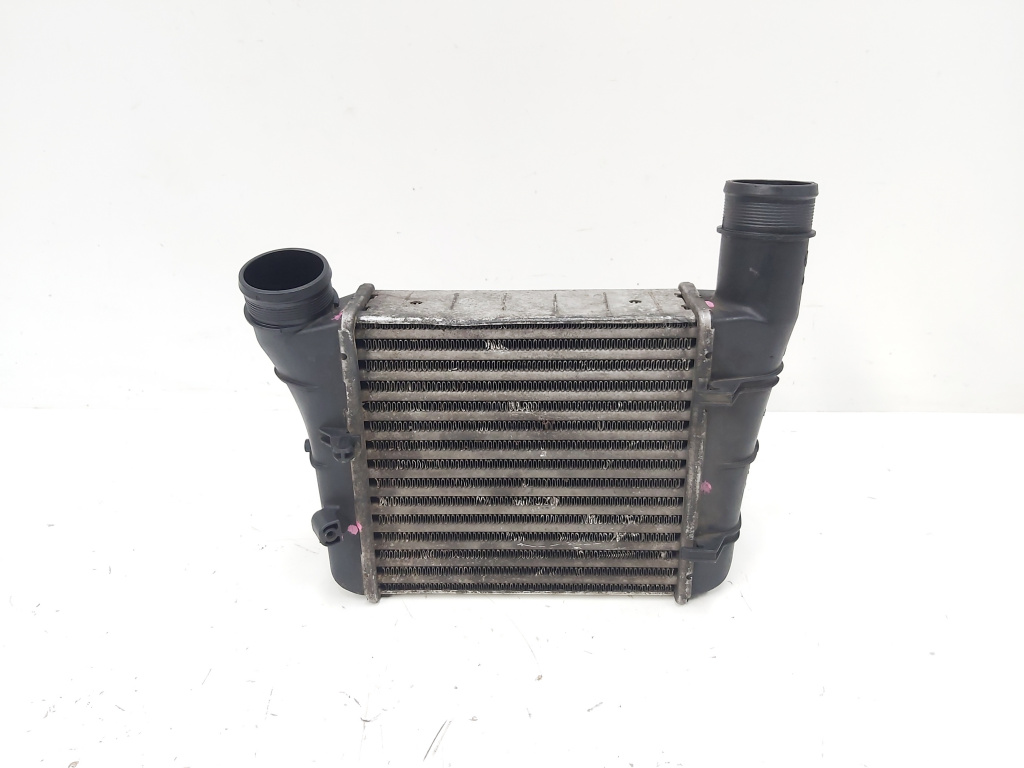 Radiator intercooler, cod 8E0145805S, Audi A4 Avant (8ED, B7) 2.0 TDI, BPW (id:639306)