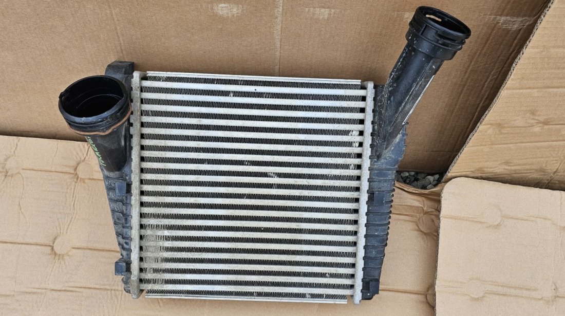 Radiator intercooler dreapta Vw Touareg 7P 3.0 TDI 2010 2011 2012 2013 2014