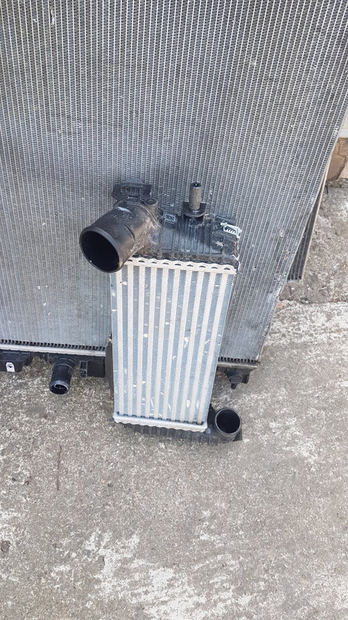 Radiator intercooler Ford Focus 3 facelift cod: bv61 9l440 ck Ford Focus III