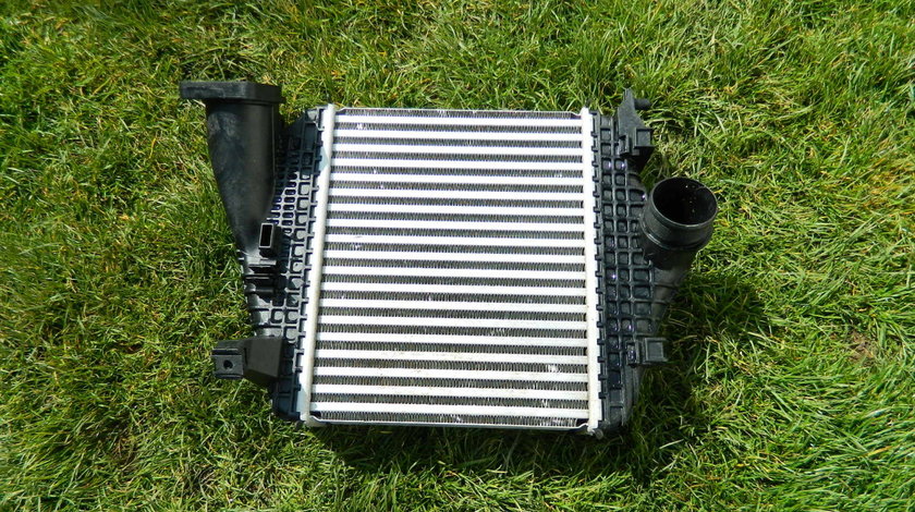 Radiator intercooler stanga Audi Q8 RSQ8 4.0 TFSI cod 4M0145803BT