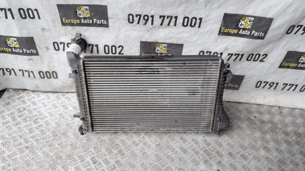 Radiator intercooler Vw Touran 1.9 TDI 105CP / 77 KW cod motor BLS transmisie manuala 6+1 an 2007