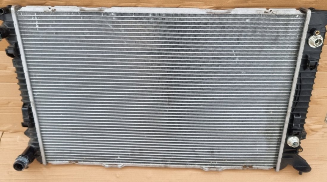 Radiator racire apa AUDI A5 8T 2.0 TDI automat CAG CJC CGL 2011 2012 2013 2014