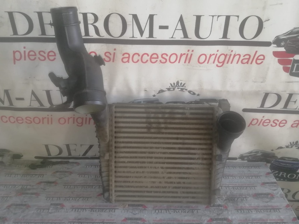 Radiator stanga intercooler VW Touareg cod piesa:7L6145803C