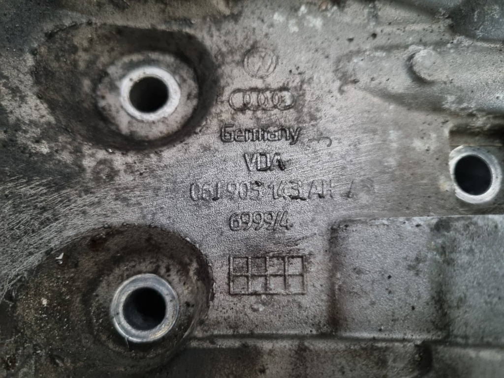 Radiator ulei termoflot Audi A6 C7 2.0 TFSI 179 cai motor CDNB coduri : 06J905143AH / 06J117021J