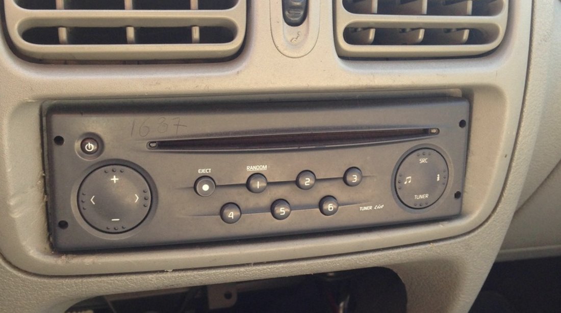 radio casetofon cd renault clio 2005