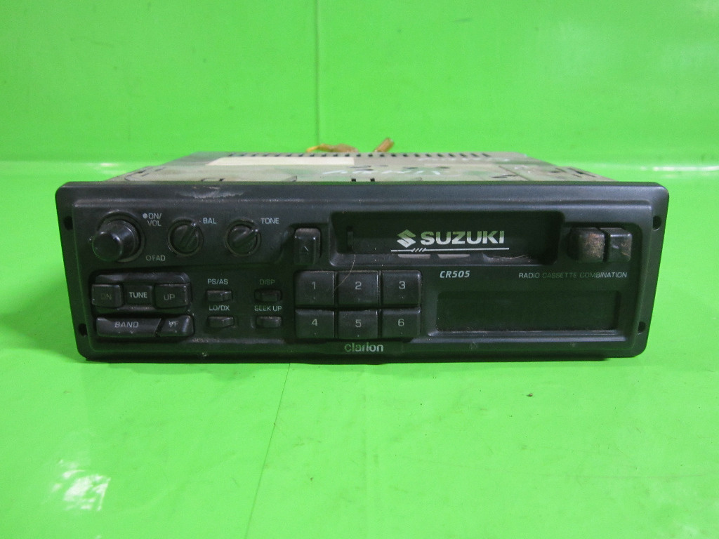 RADIO CASETOFON CLARION SUZUKI JIMNY FAB. 1998 - 2009 ⭐⭐⭐⭐⭐