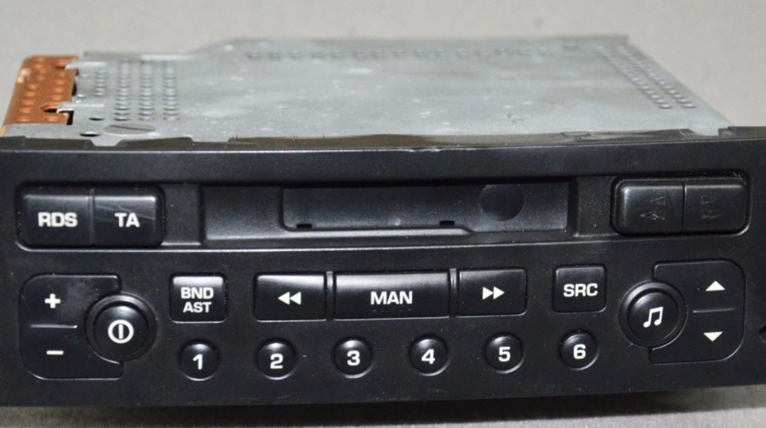 Radio casetofon Peugeot 206 307 2000 - 2005