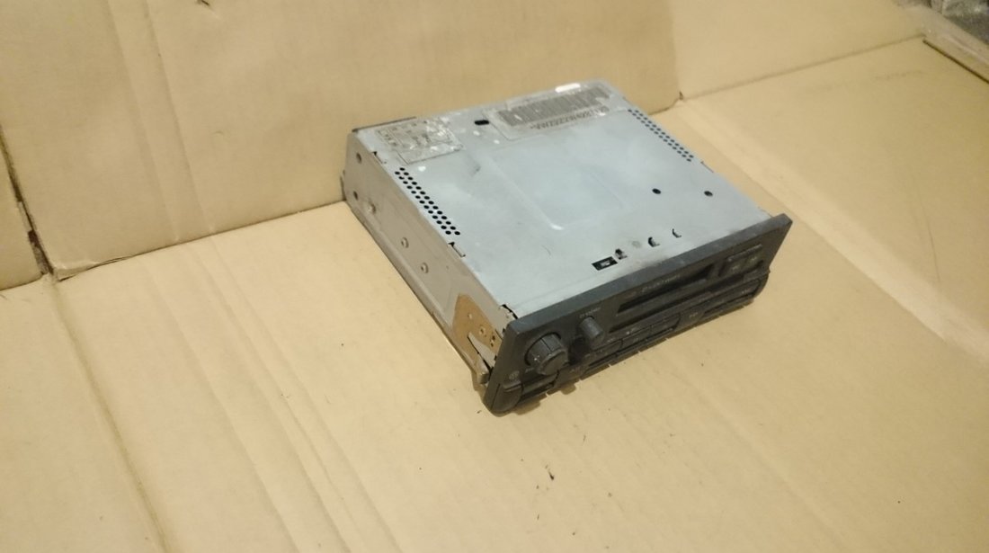 Radio Casetofon VW Passat B5 Passat B5.5 Beta IV 4 cod 3B0035152