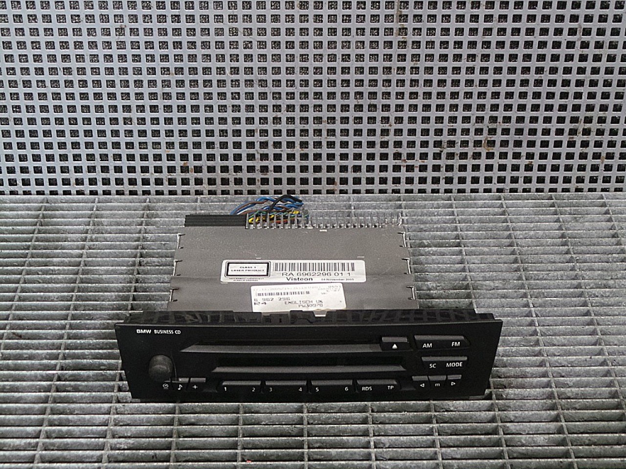 RADIO CD BMW SERIA 1 E 87 - - (2004 2007)
