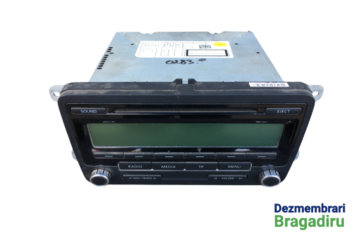 Radio cd Cod: 5M0035186AA Volkswagen VW Jetta 5 [2005 - 2011] Sedan 4-usi 1.9 TDI MT (105 hp) Cod motor: BKC, Cod cutie: GQQ, Cod culoare: LA7W