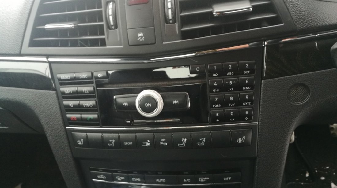 Radio cd cu card Mercedes E class cabrio w207