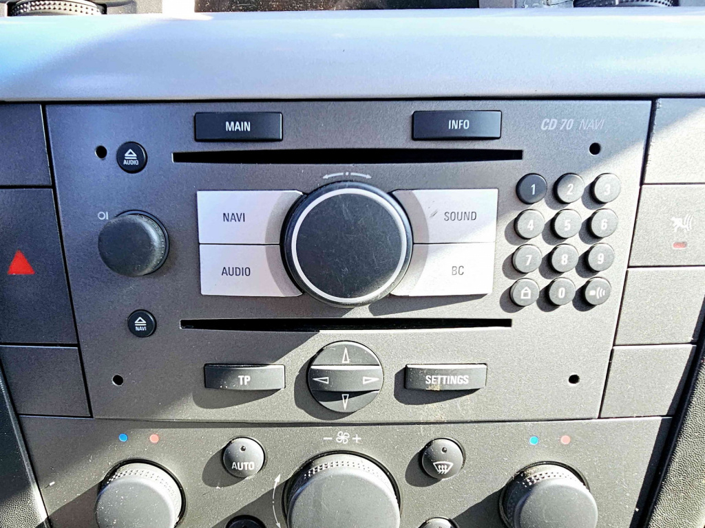 Radio CD cu navigatie Opel Vectra C [Fabr 2003-2008] OEM
