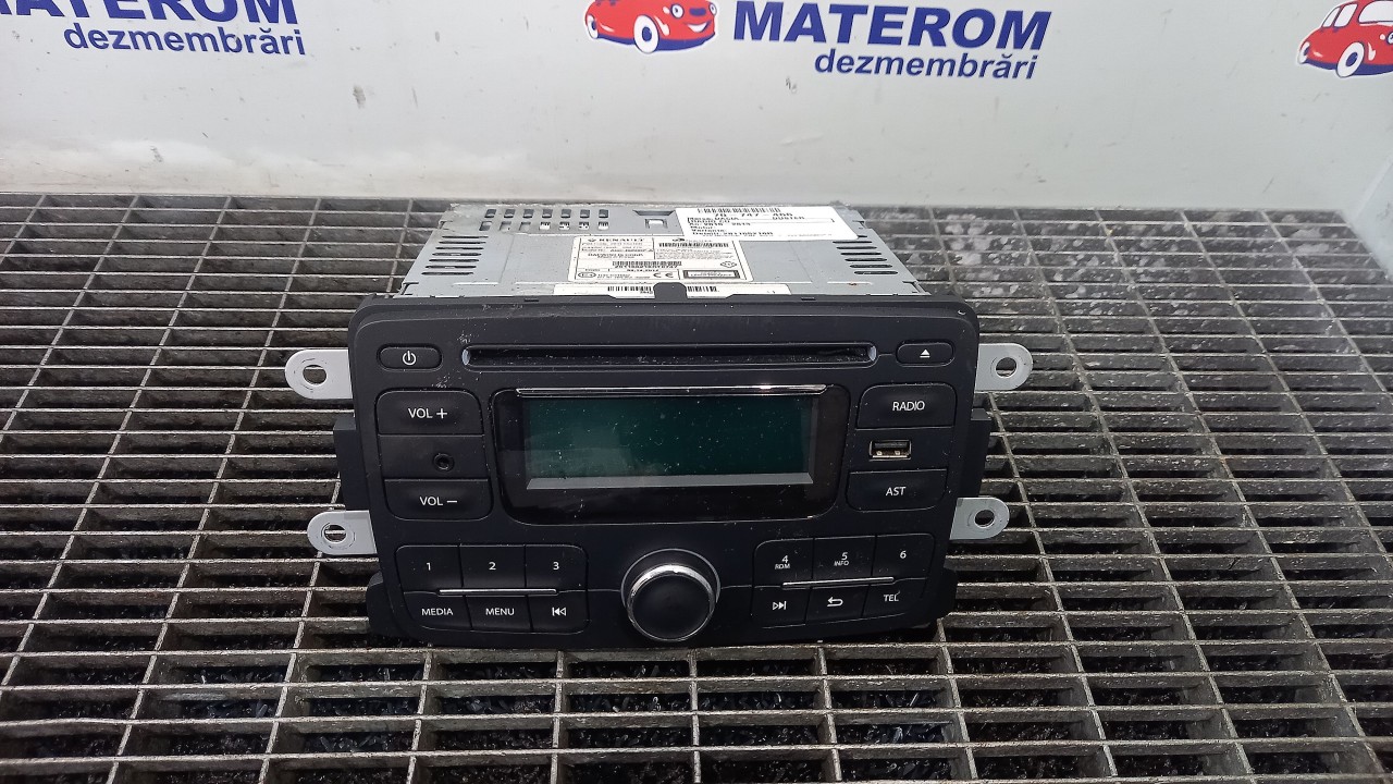 RADIO CD DACIA DUSTER - - (2010 2013)