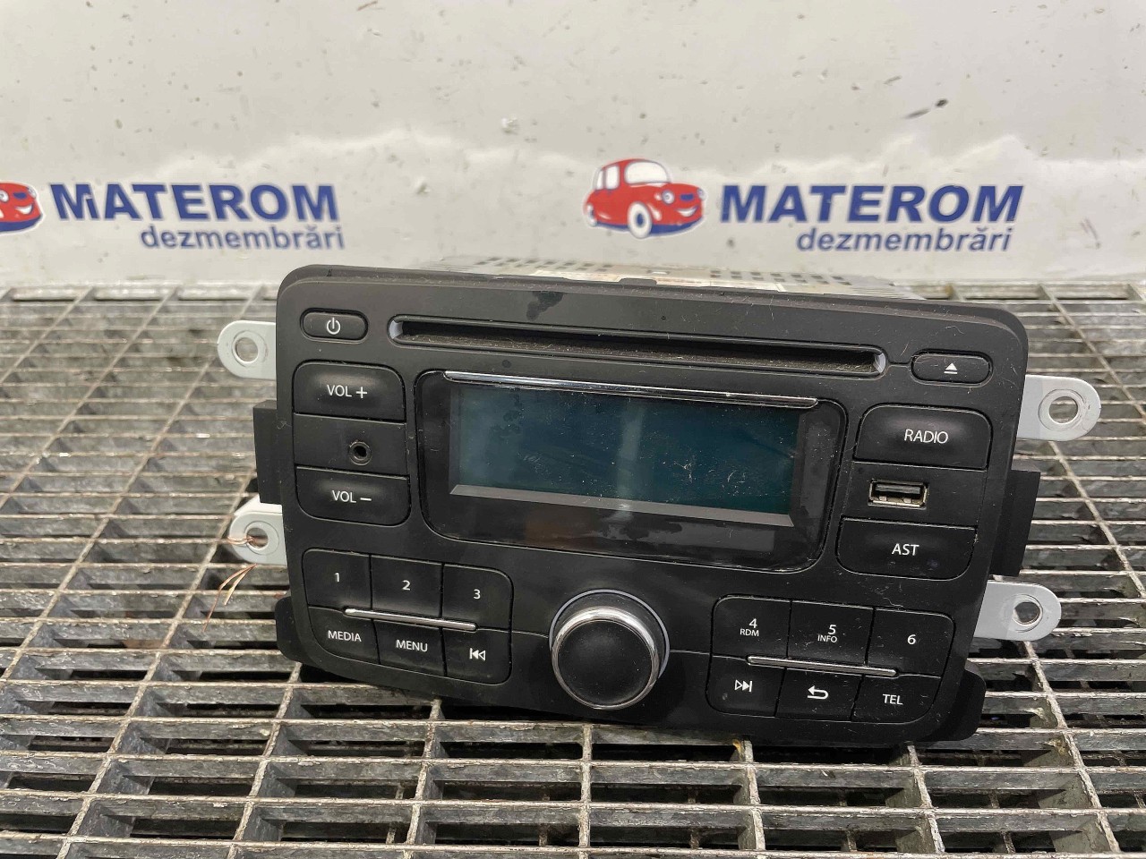 RADIO CD DACIA DUSTER DUSTER - - (2010 2013)