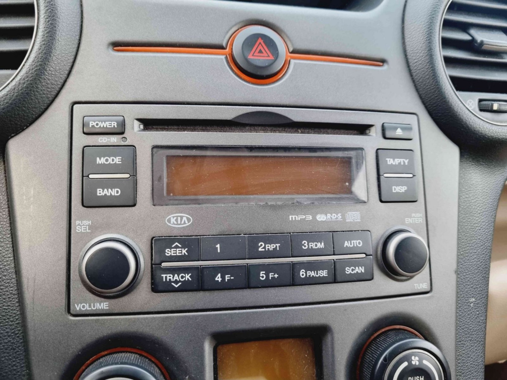 Radio CD Kia Carens III (LD) [Fabr 2006-2012] OEM