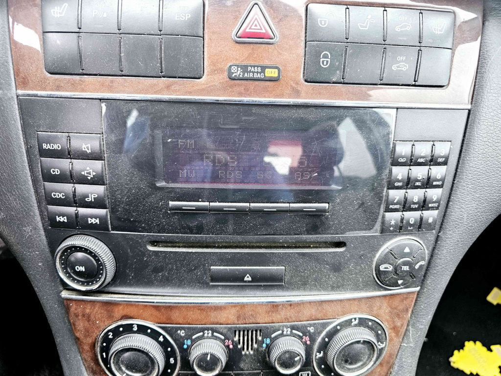 Radio CD Mercedes Clasa C (W203) [Fabr 2000-2007] OEM
