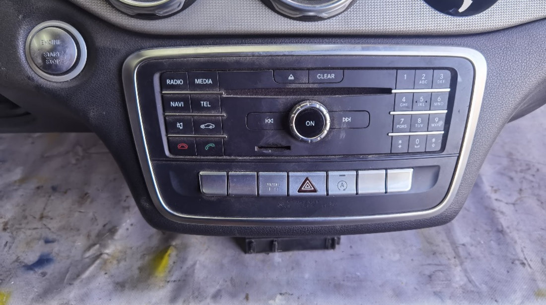 Radio cd navigatie Mercedes GLA x156 an 2016