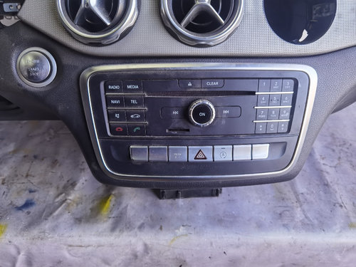 Radio cd navigatie Mercedes GLA x156 an 2016