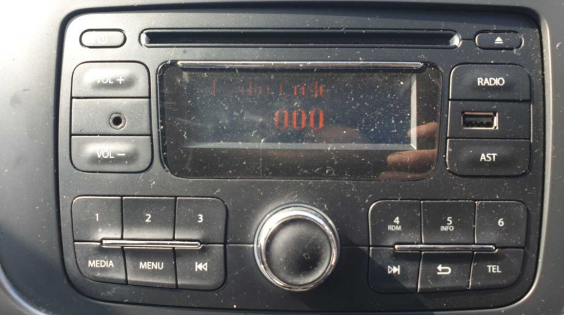 Radio CD Player cu Aux Auxiliar si USB Dacia Logan 2 2012 - 2020 [C4571]