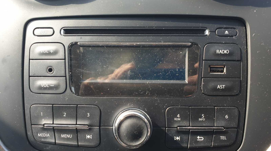 Radio CD Player cu Aux Auxiliar si USB Dacia Logan 2 2012 - 2020 [C4571]
