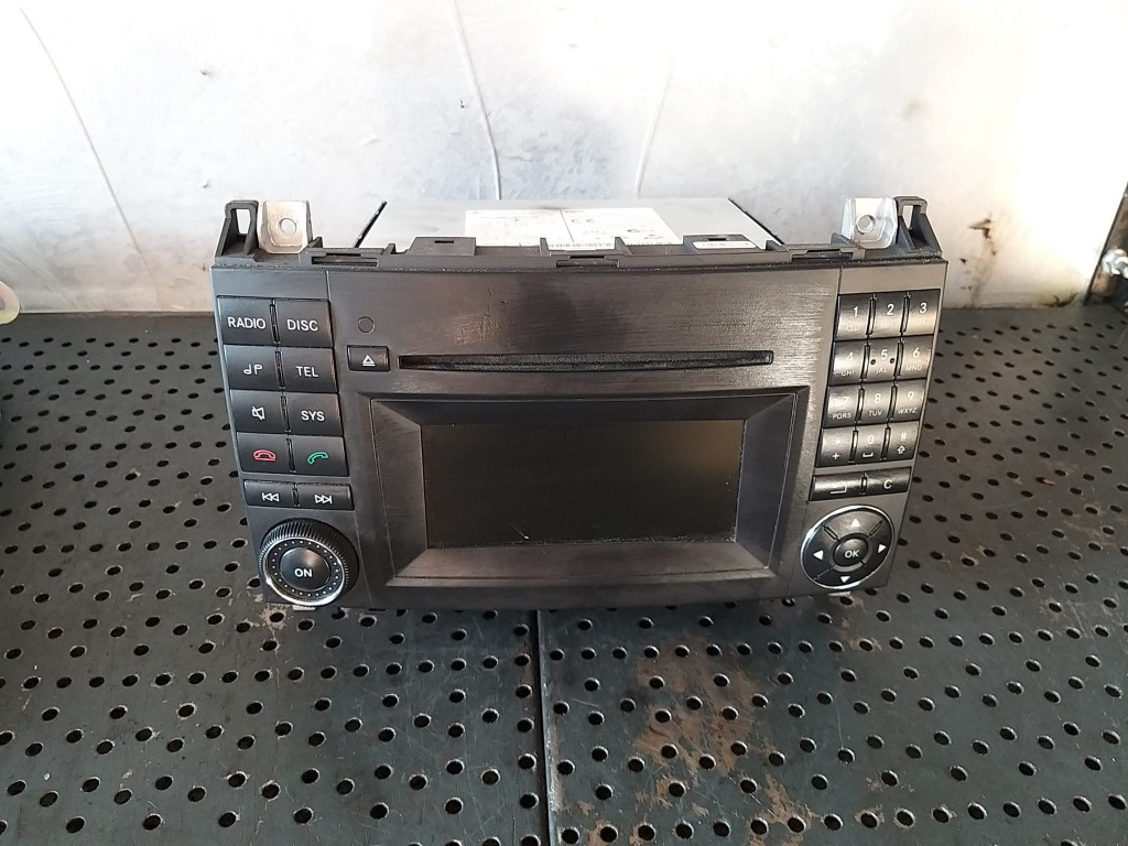 Radio cd player mercedes b class w245 a1698705494