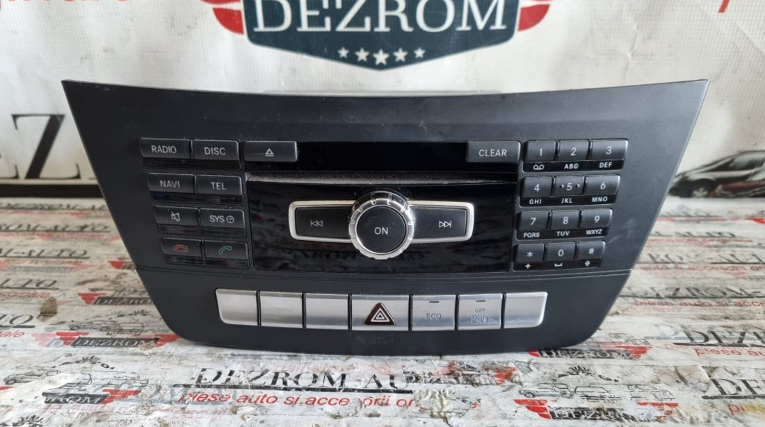 Radio CD-Player MERCEDES-BENZ Clasa C T-modell (S204) cod piesa : A2049004306