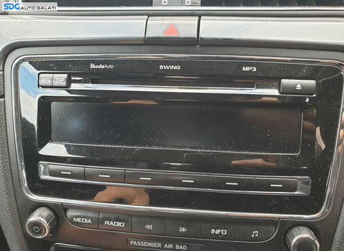 Radio CD Player Radio Swing MP3 Skoda Superb 2 2008 - 2013 [0228]