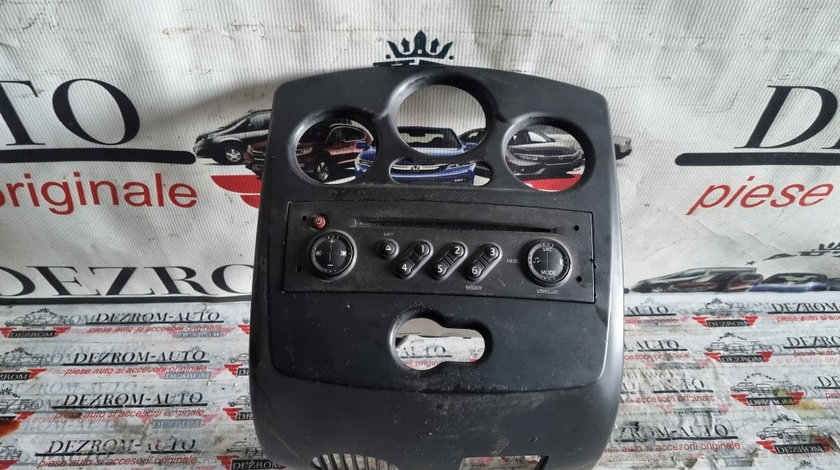 Radio CD-Player Renault Clio 3 cod piesa : 8200607915