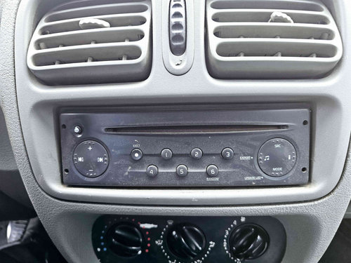 Radio CD Renault Clio 2 / Symbol 1 [Fabr 1998-2008] OEM