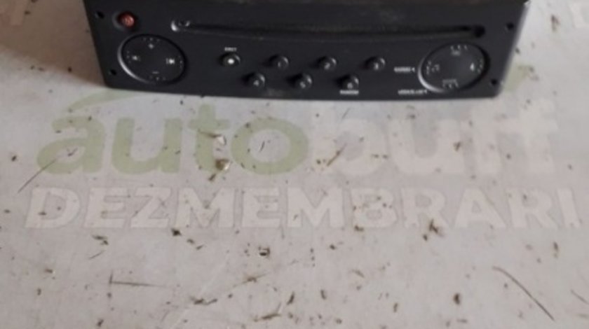 Radio CD Renault Clio Symbol (2001 2008) orice motorizare 8200633621T