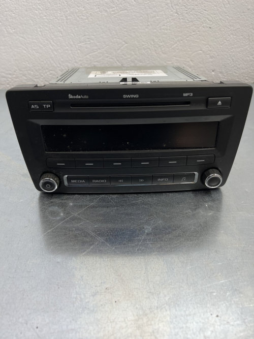 Radio CD swing Skoda Octavia Facelift 1.4 TSI sedan 2010 (1Z0035161G)
