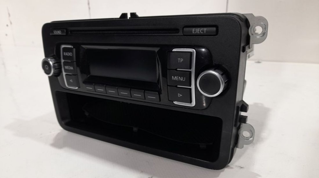 Radio CD Vw Passat B6 / Golf 6 / Touran / Caddy cod 5K0035156A