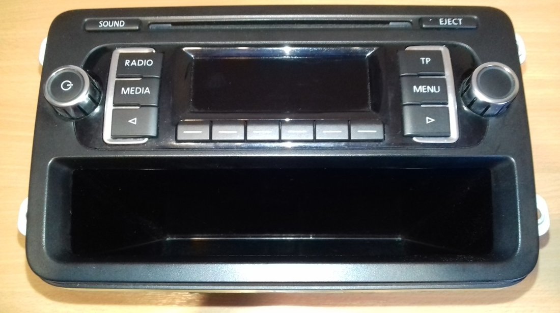 Radio RCD 210 CD-MP3 original VW,T5, Caddy, Tiguan, Touran, Golf VI, Polo, cu cod