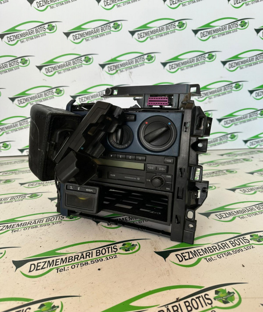 Radiocasetofon BMW Seria 3 E46 [1997 - 2003] Sedan 4-usi 320d MT (136 hp)