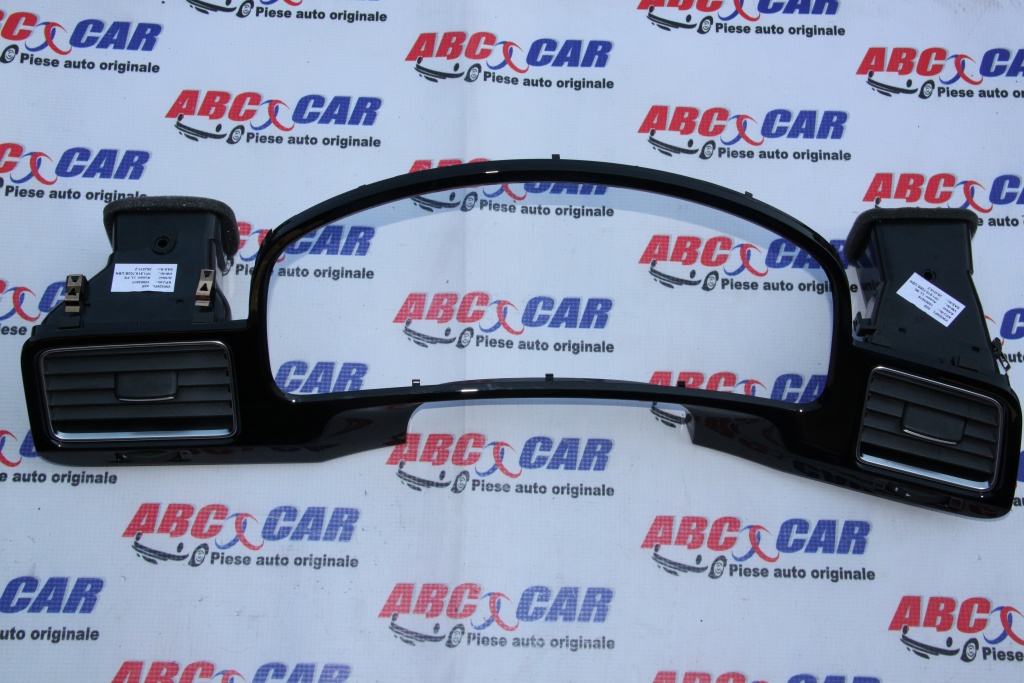 Rama ceas bord VW Touareg 7P cod: 7P1857189B model 2016